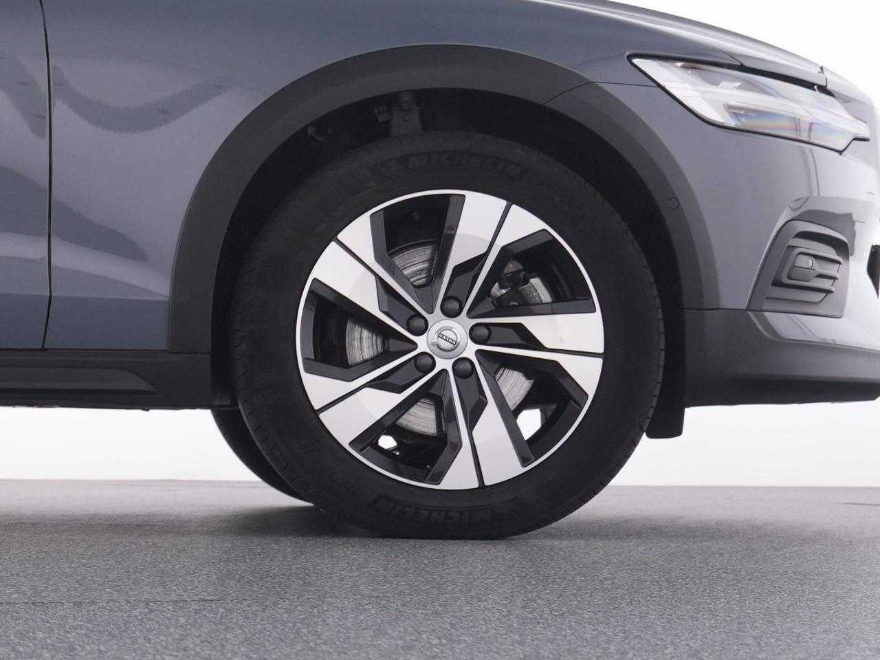 Volvo  V60