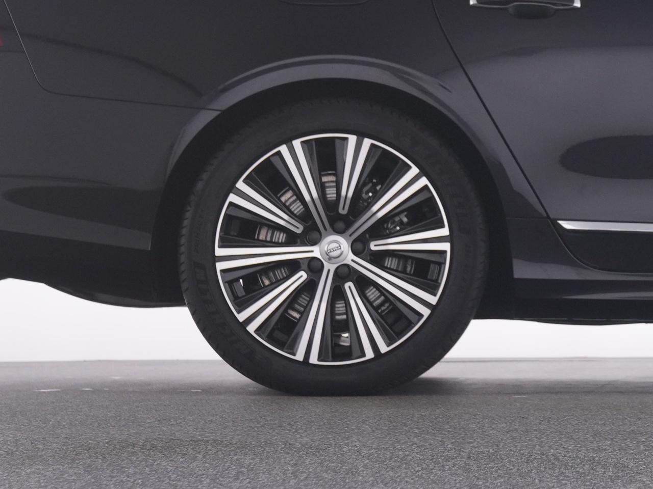 Volvo  V90