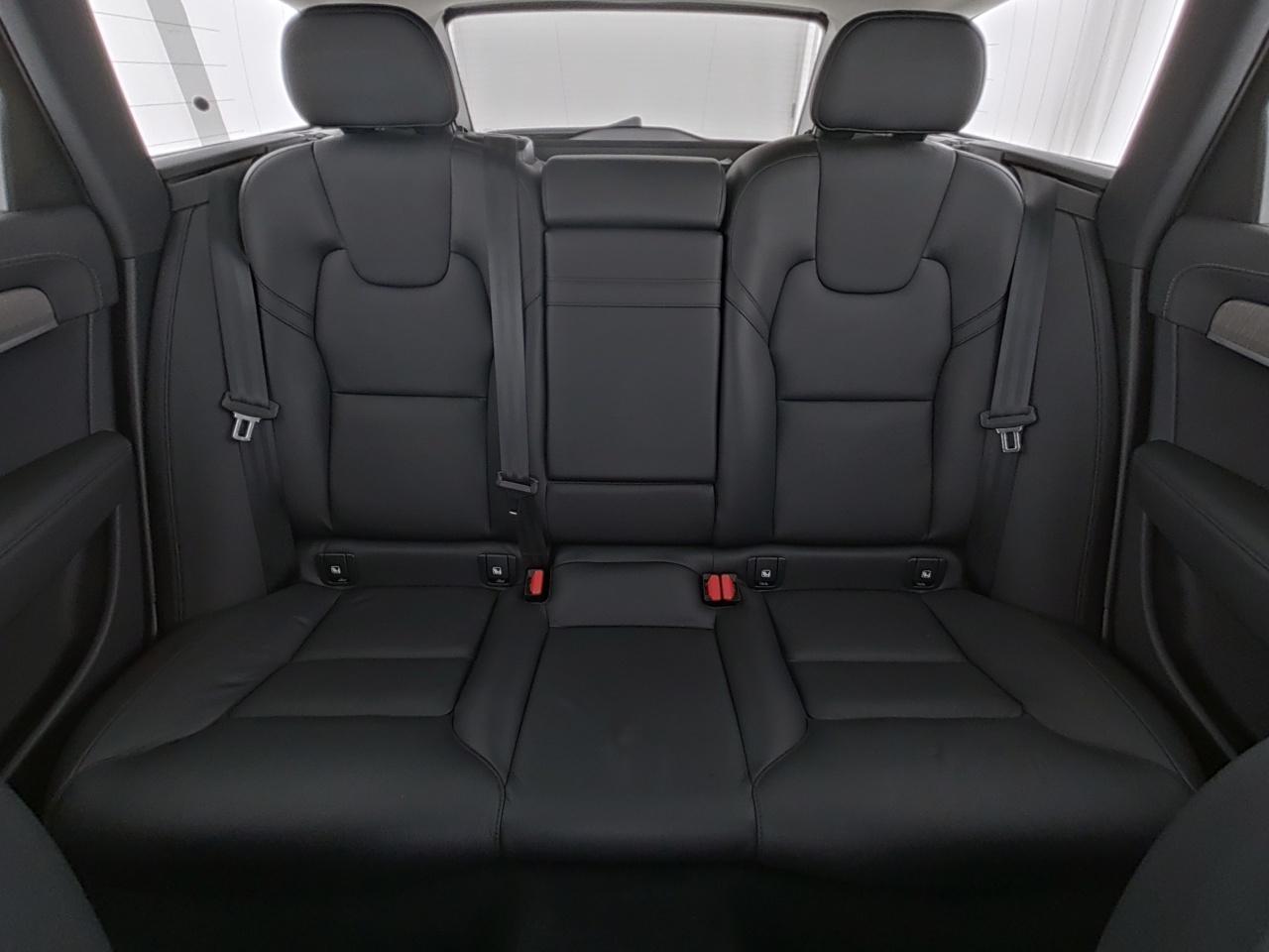 Volvo  V90