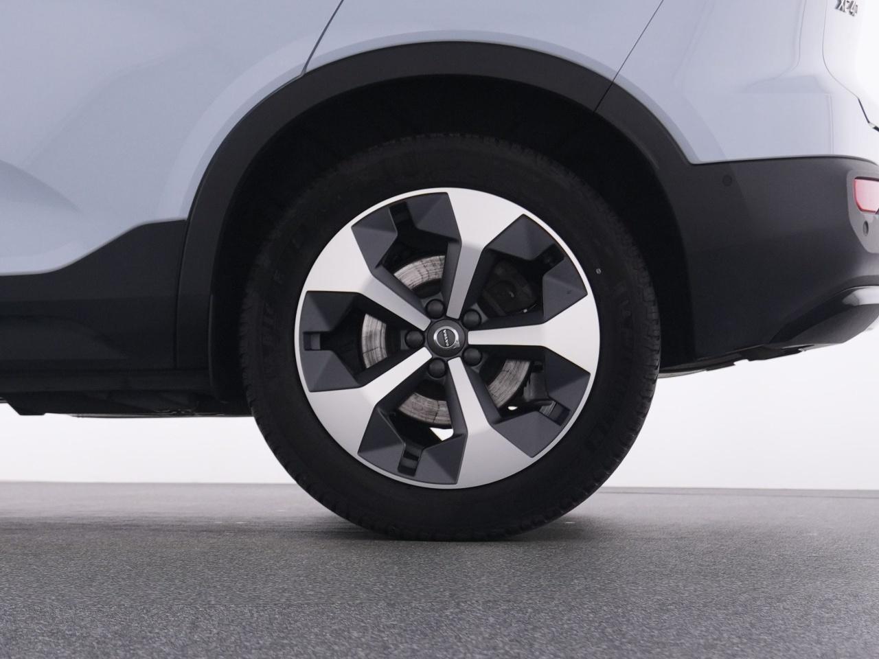 Volvo  XC 40