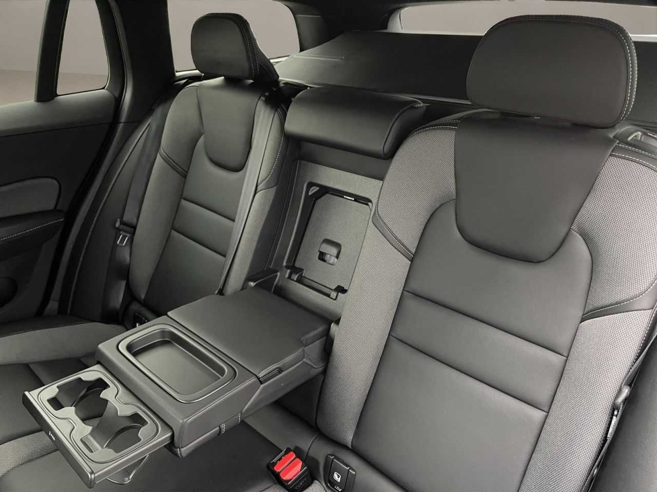 Volvo  T6 RECHARGE R-DESIGN NAVI LED 360° ACC H&K
