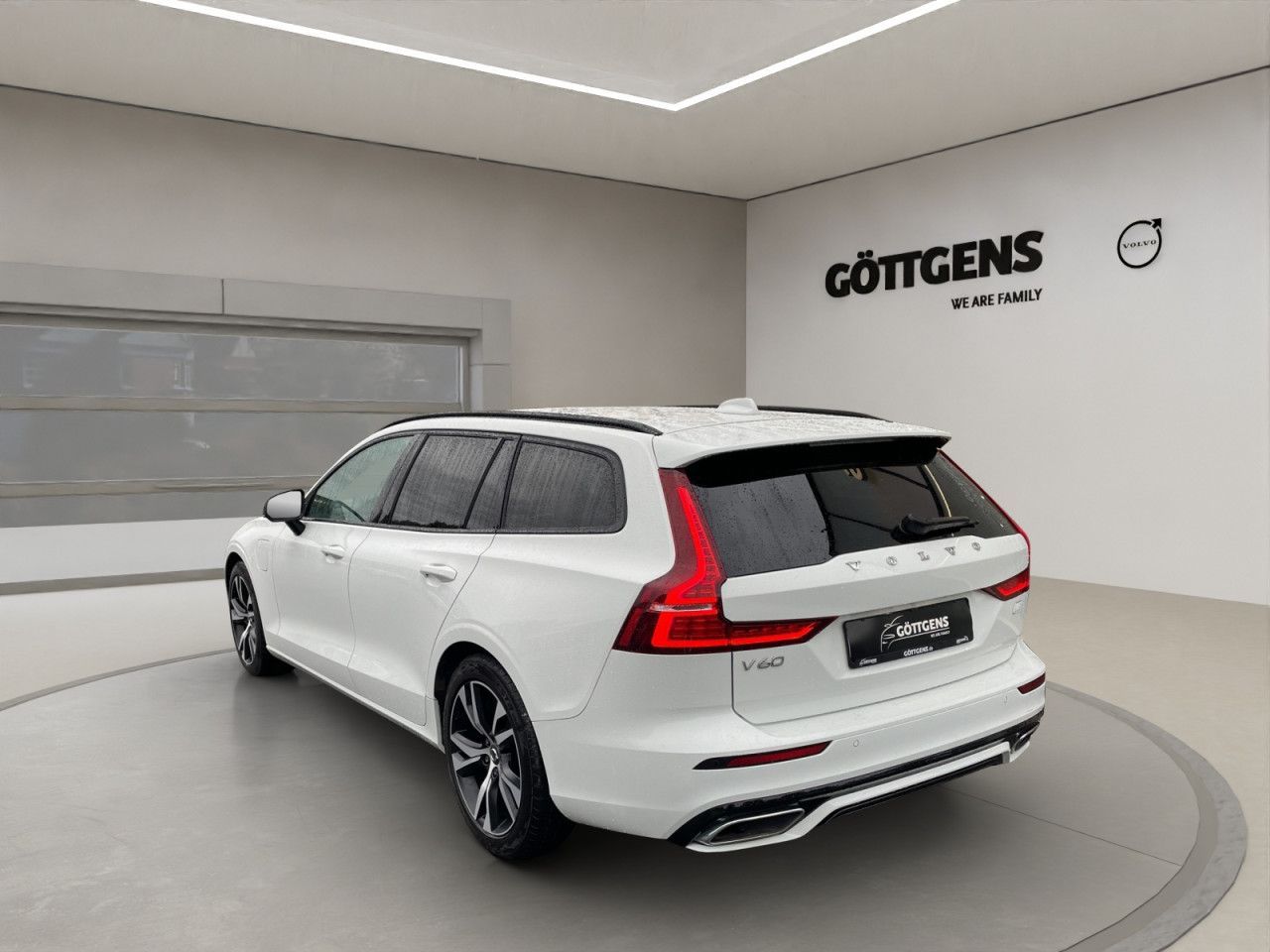 Volvo  T6 RECHARGE R-DESIGN NAVI LED 360° ACC H&K