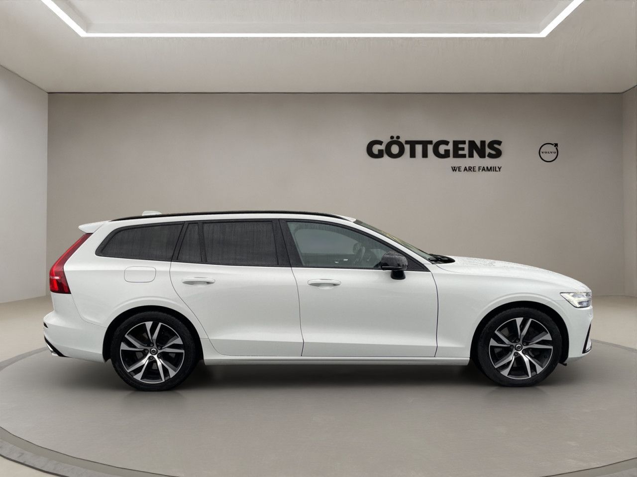 Volvo  T6 RECHARGE R-DESIGN NAVI LED 360° ACC H&K