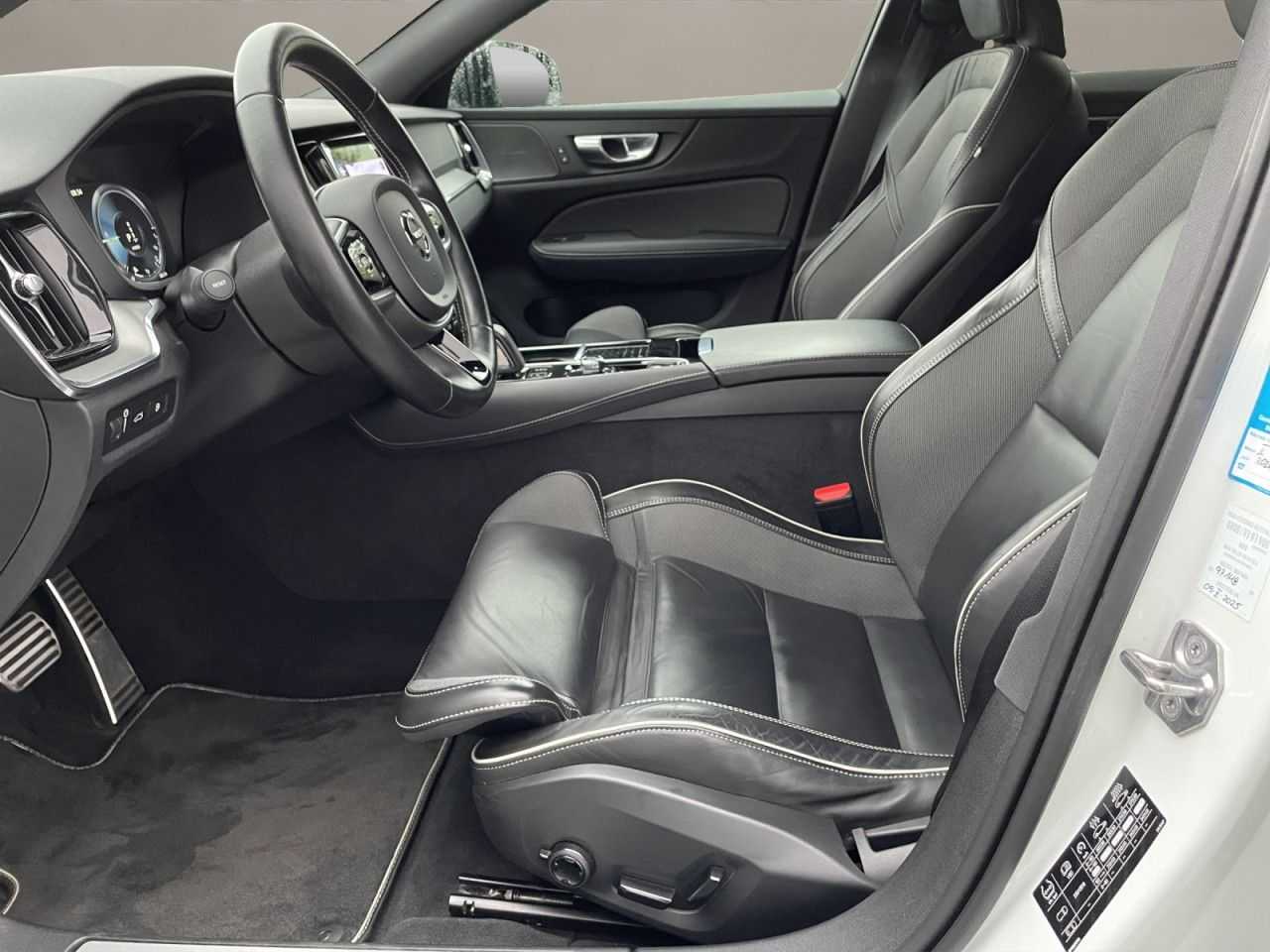 Volvo  T6 RECHARGE R-DESIGN NAVI LED 360° ACC H&K