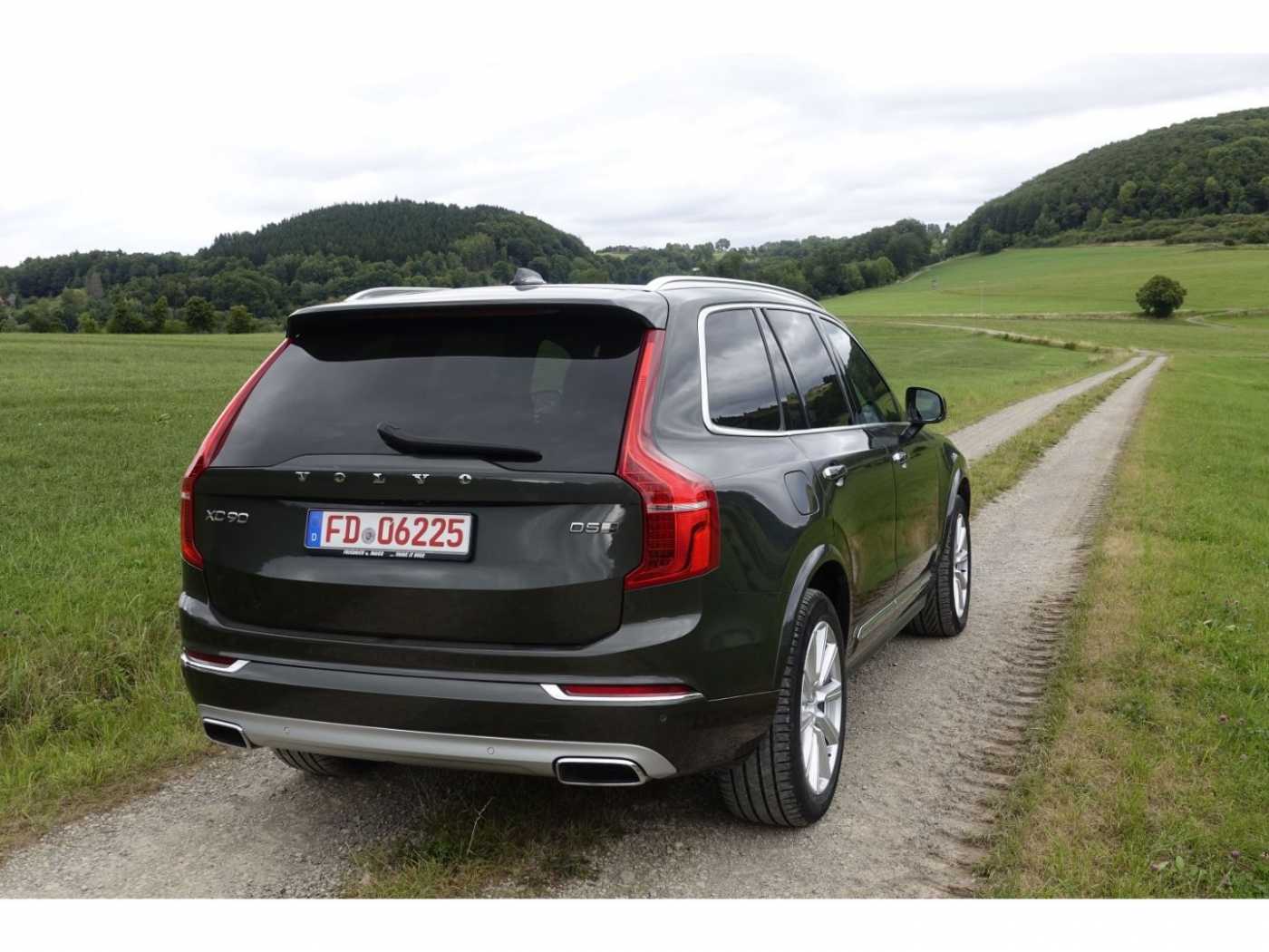 Volvo  D5 AWD Inscription Geartr.  / AHK / STHZ /