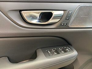 Volvo  Kombi T6 Twin Engine (E6e) Plus Dark Recharg